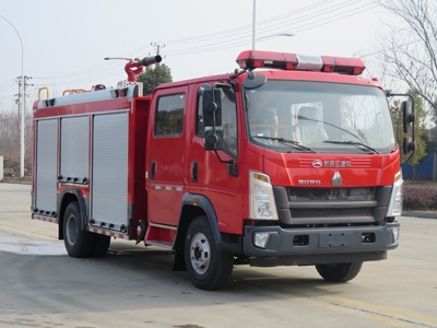 豪沃4.5吨ZZ1117G3815F112型泡沫消防车